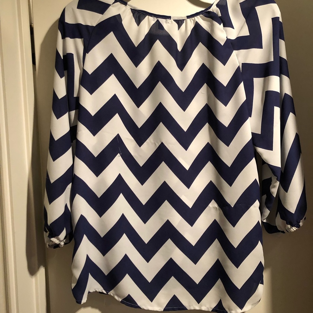 Blouse - Picture 2 of 3